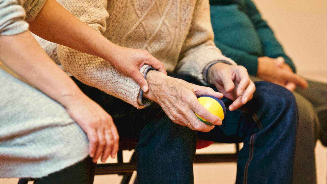“Durante este mes, se ha determinado mantener la entrega de la PGU”: Instituto de Previsión Social por error que preocupa a 13 mil adultos mayores