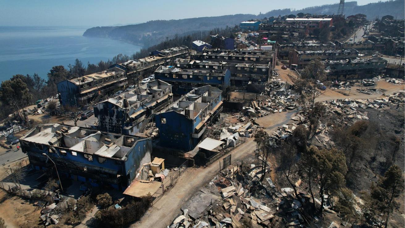 “Si usted tiene una persona desaparecida, haga la denuncia”: Finaliza operativo de búsqueda de fallecidos en población Ríos de Chile tras incendios forestales
