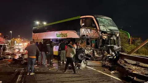 Dos fallecidos deja accidente de tránsito que protagoniza bus en La Araucanía