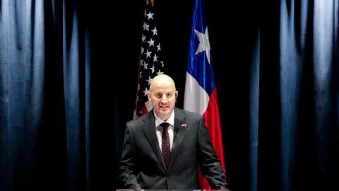 Embajador de Estados Unidos en Chile: “Nadie tiene el derecho de una visa”