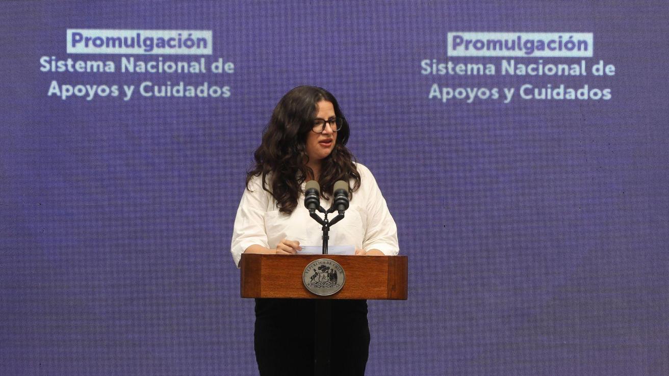 “Necesitan autorización del marido”: Ministra de la Mujer aborda barreras que afectan a damnificadas en el Biobío