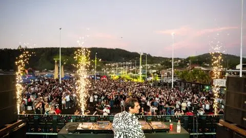 Cerca de 20 mil personas celebraron los 20 años del Festival SAB en Playa Laraquete