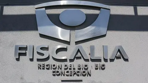 Detienen a tres abogados y un funcionario judicial por posible corrupción en Fiscalía de Los Ángeles