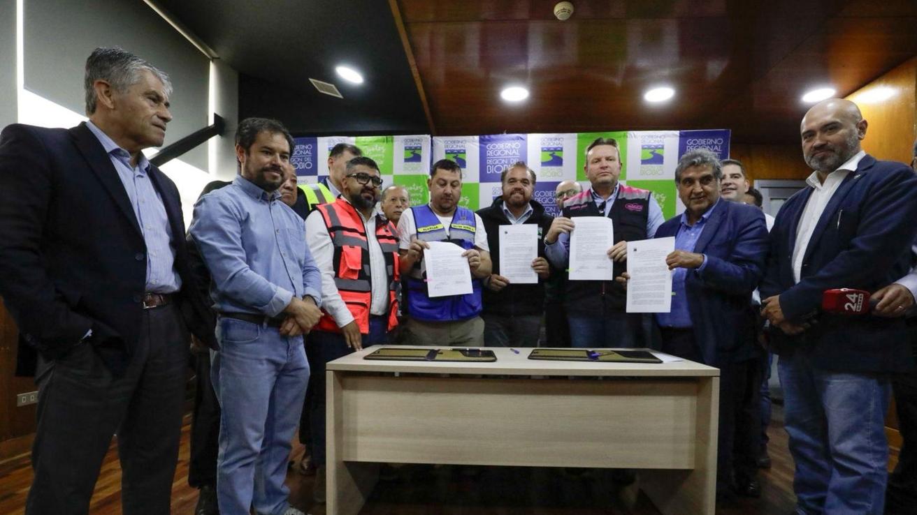 Gore Biobío formaliza traspaso del fondo de emergencia a municipios afectados por incendios forestales