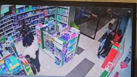 Captan asalto a farmacia Cruz Verde en Talcahuano: Delincuentes amenazaron de muerte al guardia del local