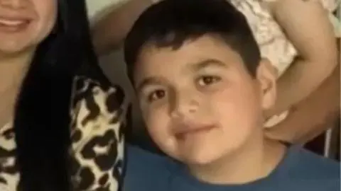 Dan de alta a hermana de Martín, el niño héroe de Lirquén: él y su madre siguen hospitalizados