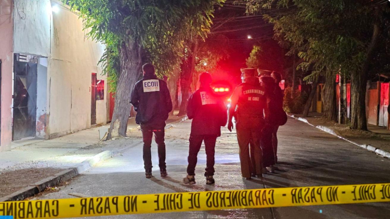 Persona extranjera fallece tras recibir múltiples disparos: Grupo de sujetos la atacó en plena vía pública de Quinta Normal