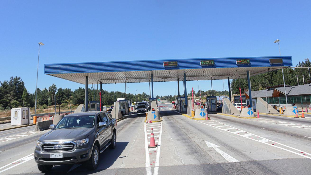 Dos autopistas del Biobío retoman cobro habitual de peajes tras incendios forestales