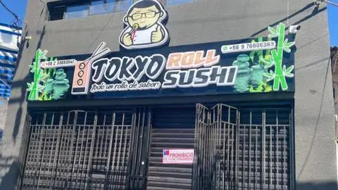 Prohíben funcionamiento de conocido local de sushi tras brote de salmonella: 47 personas afectadas y tres hospitalizados