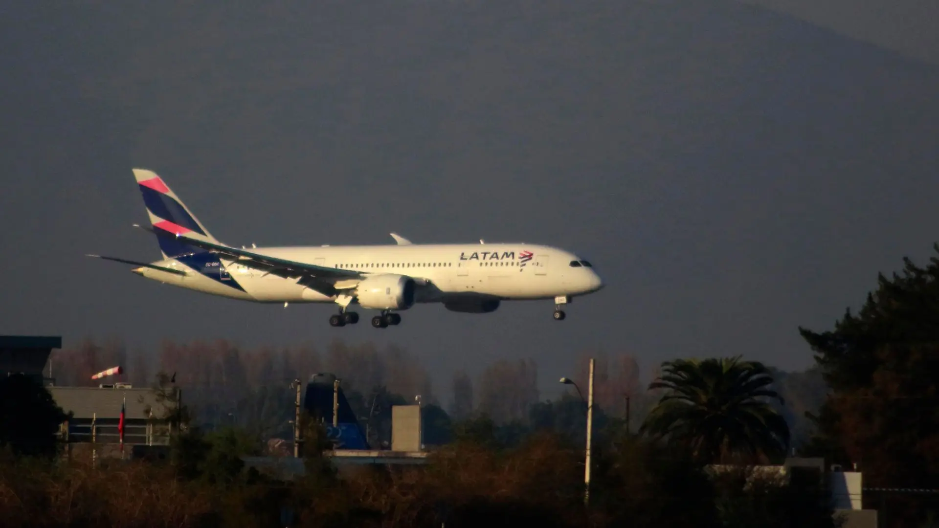 LATAM confirma que retomará vuelos entre Chile y Venezuela desde el 23 de febrero