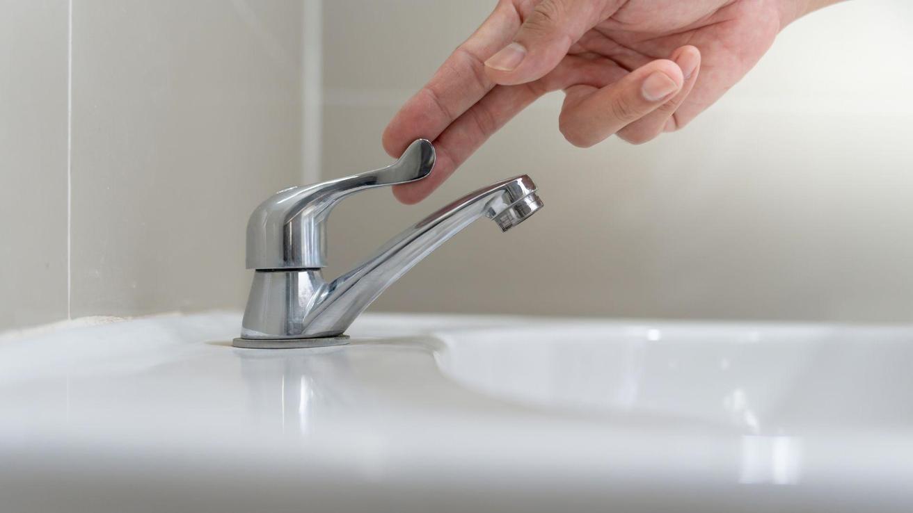 Rotura de matriz provoca corte de agua de emergencia en Brisas del Sol de Talcahuano