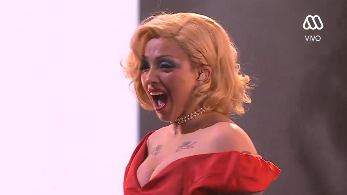 El emotivo momento que obligó a Mon Laferte a interrumpir su show en Viña 2026