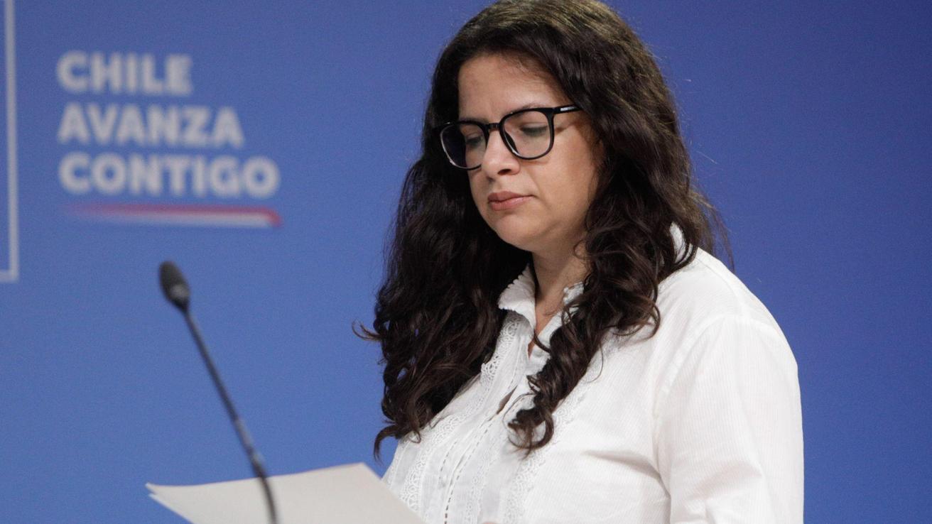 “Nada impide que una persona que quiera cumplir ese rol lo haga”: Ministra de la Mujer, Antonia Orellana se refiere a la figura y funciones  de la primera dama