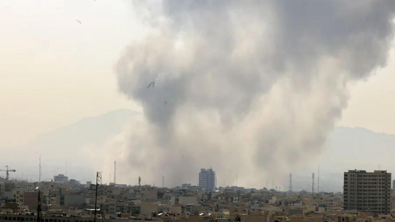 Estados Unidos e Israel atacan Irán: almenos 53 muertos