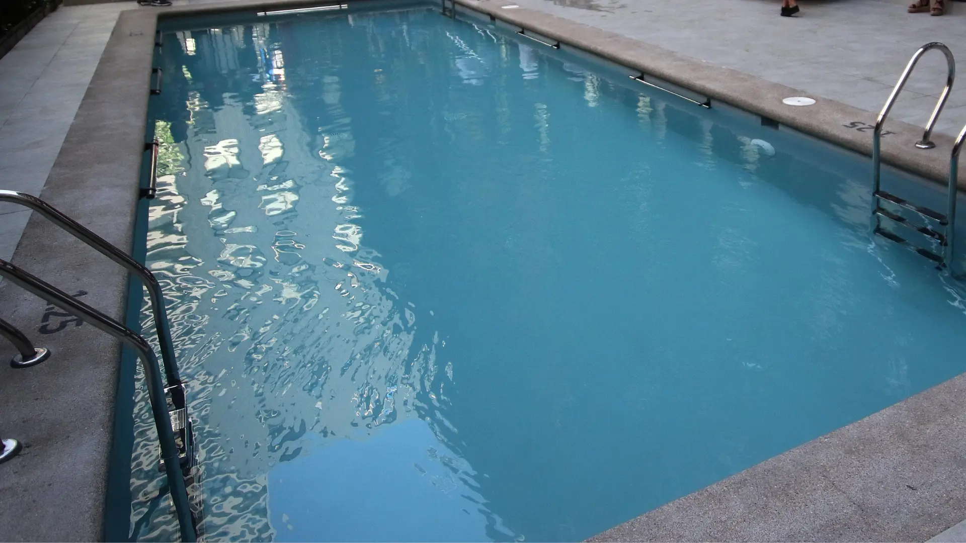 Encuentran a madre e hijo fallecidos en una piscina en San Clemente