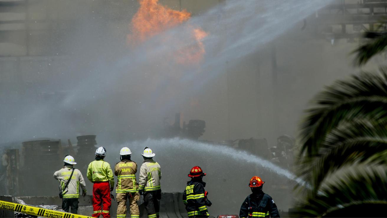 Confirman muerte de dos víctimas de la explosión de camión de gas en Renca: Ya son seis fallecidos