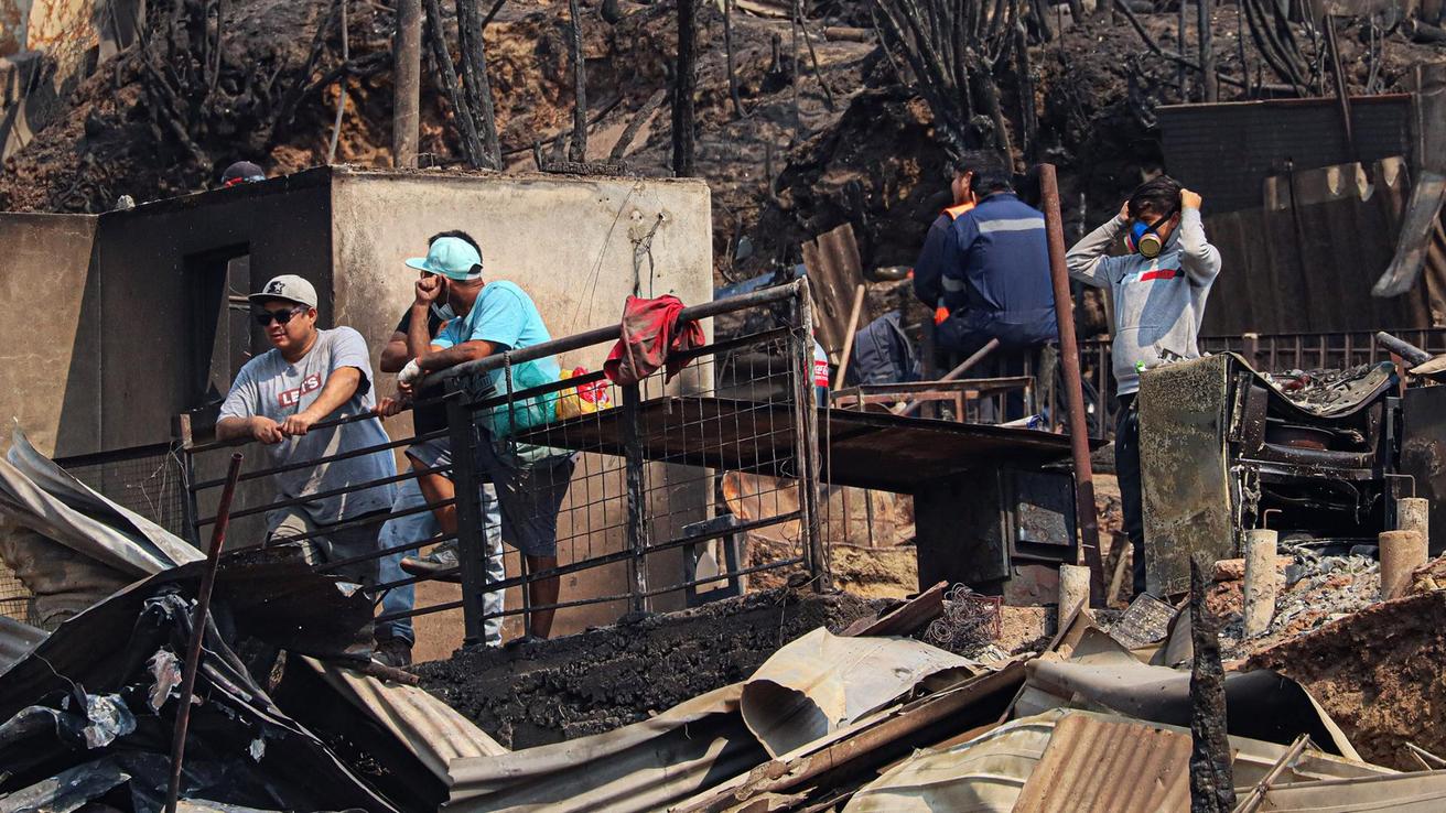 Damnificados de Penco temen convertirse en un ‘segundo Valparaíso’ por reconstrucción tras incendios forestales