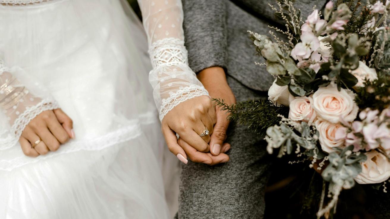 Más de 5 mil matrimonios se celebraron en el Biobío en 2024 y cuatro comunas de la región no registraron Acuerdos de Unión Civil