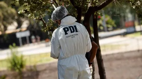 Descubren cadáver enterrado bajo una casa en sector controlado por Los Mapaches en Estación Central