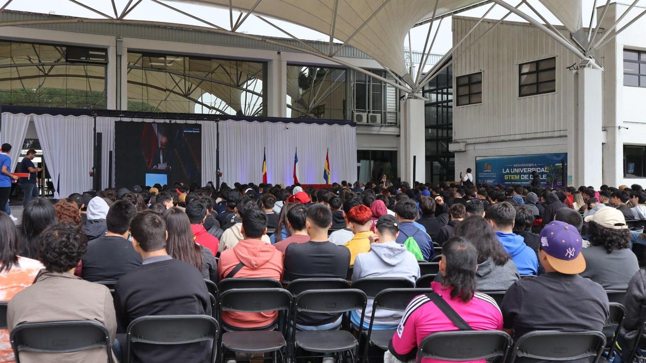 Mechones de la UTFSM Concepción se integran a la comunidad sansana con actividades de acompañamiento