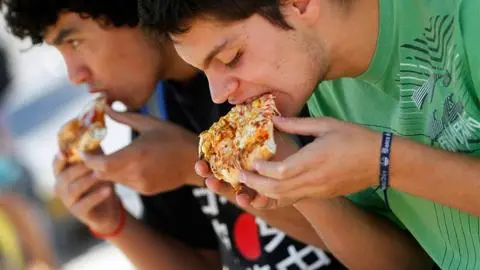 Cadena de pizzerías con presencia en Concepción cerrará 300 sedes de aquí al 2027