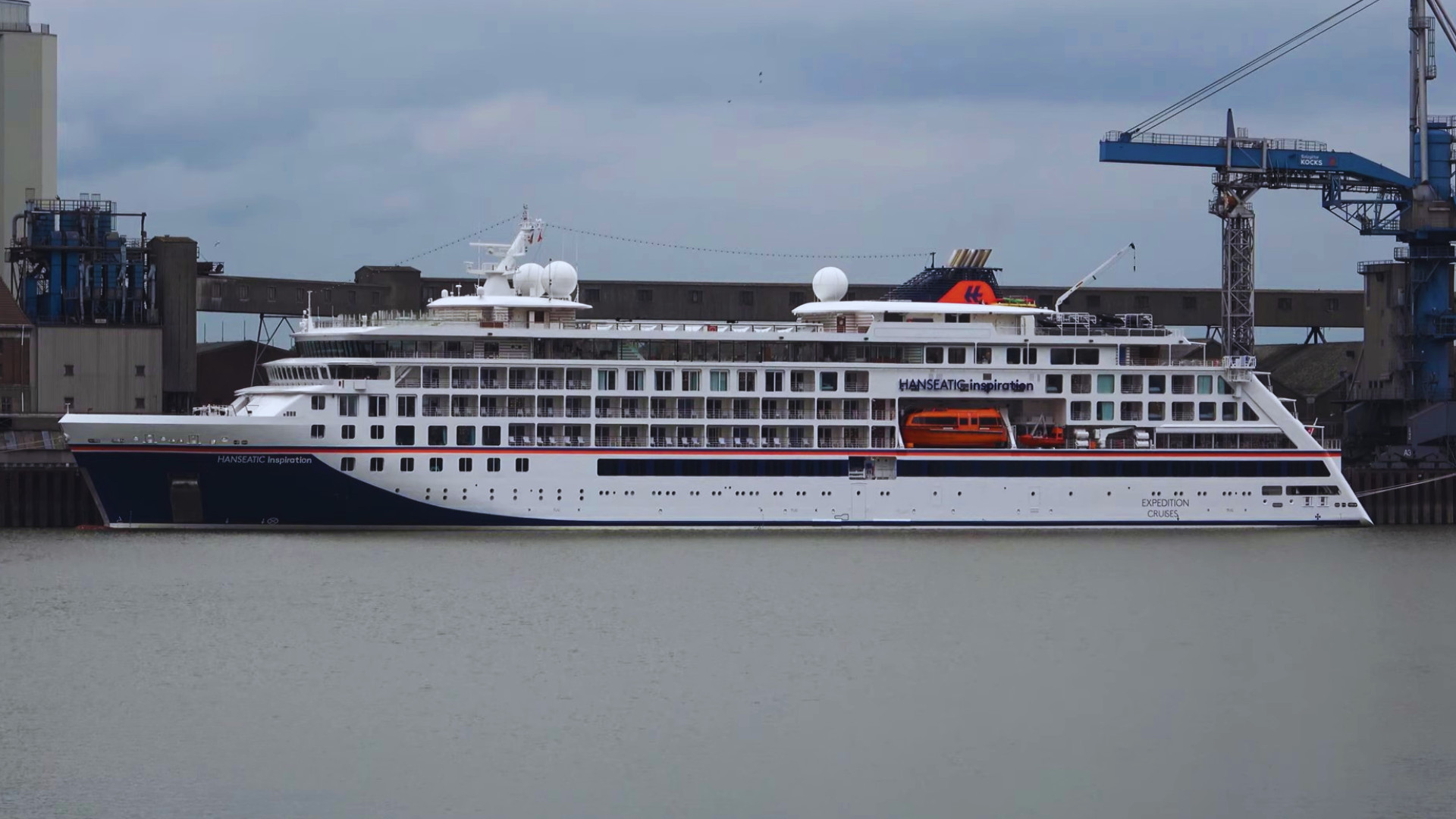 Crucero no pudo recalar en el Biobío dejando en vilo a operadores turísticos: Sernatur responsabiliza a incendios forestales