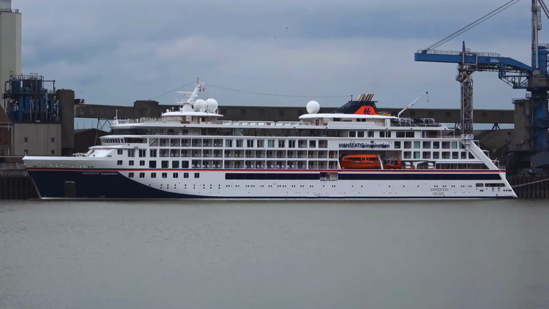 Crucero no pudo recalar en el Biobío dejando en vilo a operadores turísticos: Sernatur responsabiliza a incendios forestales