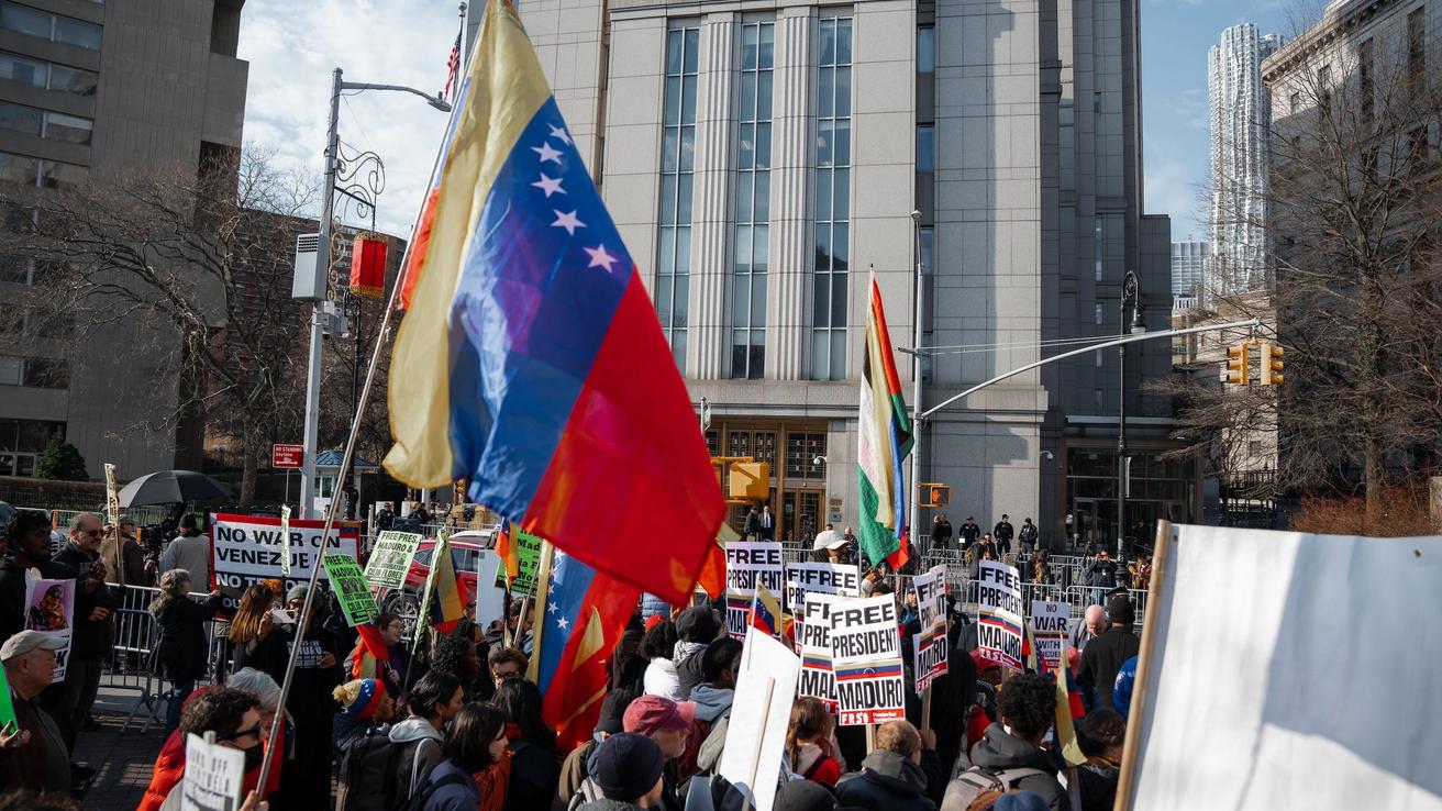 Juicio de Nicolás Maduro: Juez no desestimará el caso por bloqueo de pago de defensa con dinero enviado desde Venezuela