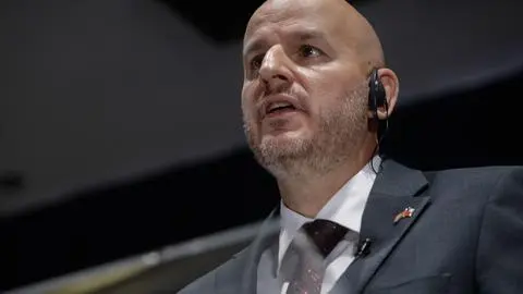 Comisión de Diputados pide a Cancillería retirar al embajador de Estados Unidos en Chile de su cargo: ¿Cómo funcionaría el proceso?