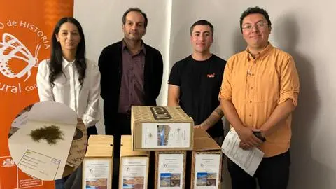 Museo de Historia Natural de Concepción recibe donación de herbario con 211 ejemplares de flora chilena