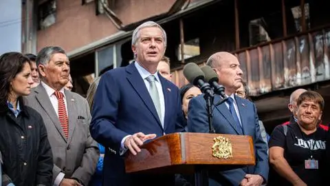 “Vamos a tener que tomar medidas que a veces son impopulares”: Presidente Kast visita Lirquén y presenta proyecto de Ley de Reconstrucción Nacional
