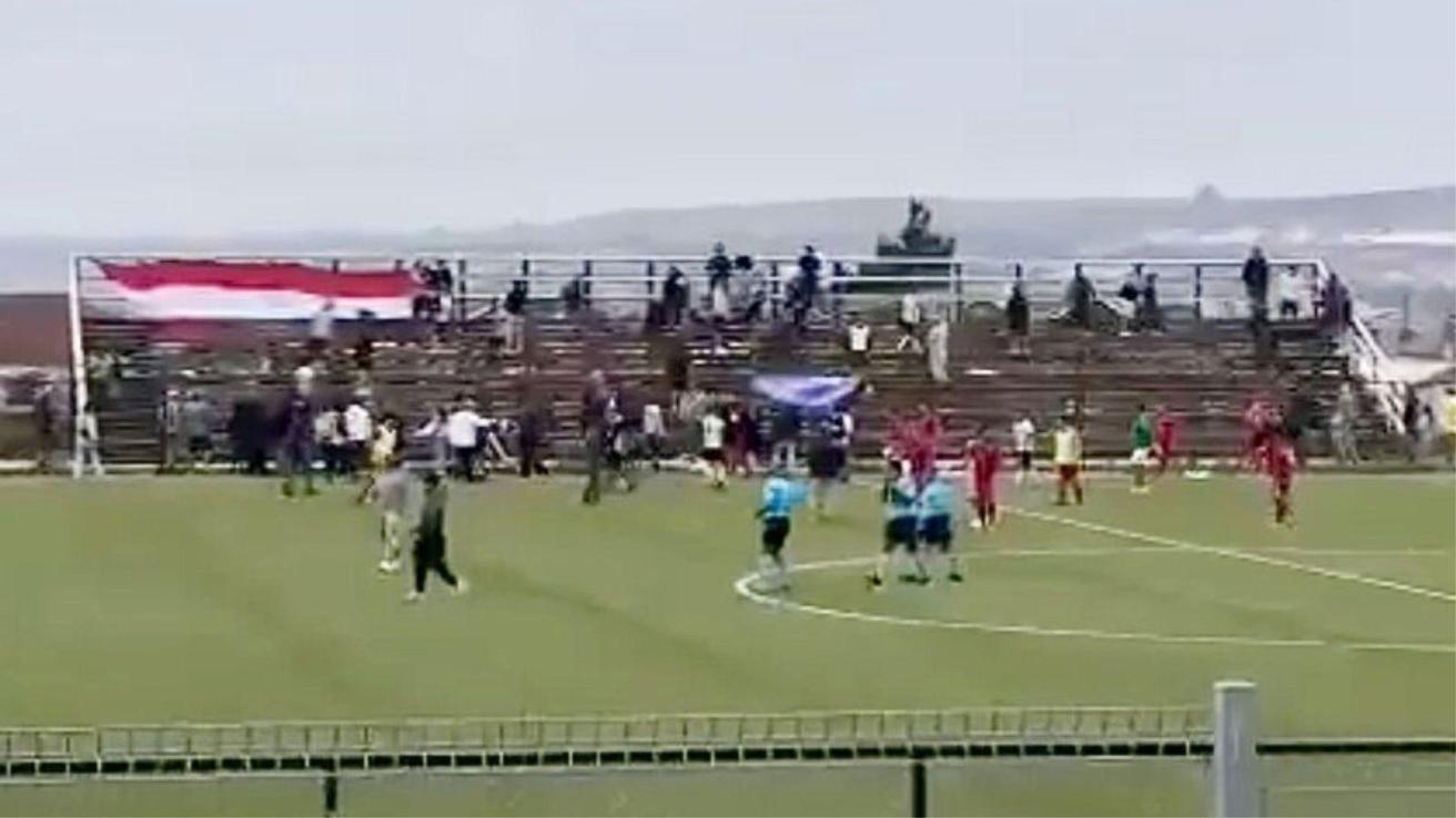 Futbolista muere tras ser atacado con disparos durante partido de fútbol amateur en la comuna de San Antonio
