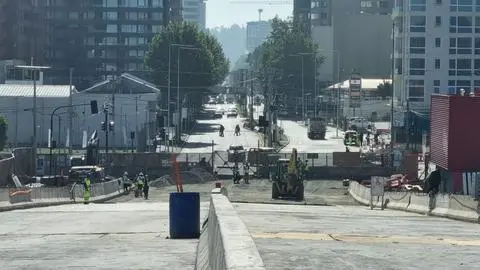 Seremi del MOP Hugo Cautivo deja el Puente Chacabuco con 85% de avance: ya conecta con la avenida y nuevo gobierno definirá su apertura