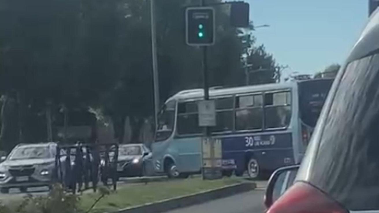Denuncian peligrosas e irresponsables maniobras en Cruce Los Cóndores de Talcahuano: Anhelan reapertura del otro acceso a Denavi Sur