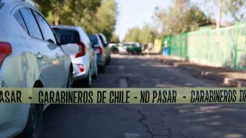 Una persona fallecida y una herida grave deja tiroteo en plena calle en Cerro Navia