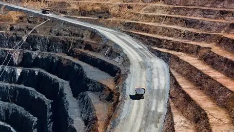 Empresa de EEUU busca realizar la mayor inversión minera de la historia en Chile: Generaría más de 20 mil empleos