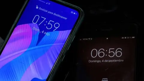 Cambio de hora: Los 3 husos horarios que ocupará Chile desde este sábado