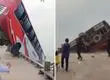 Al menos 26 muertos y varios desaparecidos tras caída de un bus a un río en Bangladesh