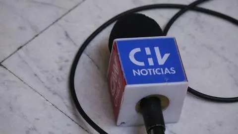Nuevo remezón en Chilevisión: conocido rostro renunciaría al canal para irse a la competencia