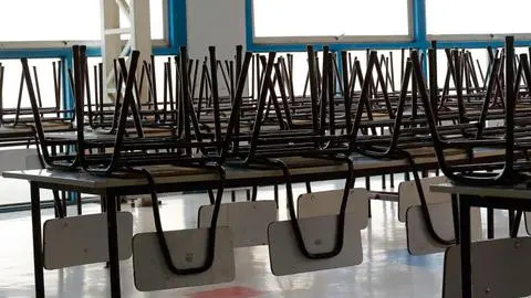Madre alude a eventual uso de arma de fuego en plena reunión de apoderados en colegio de Tomé