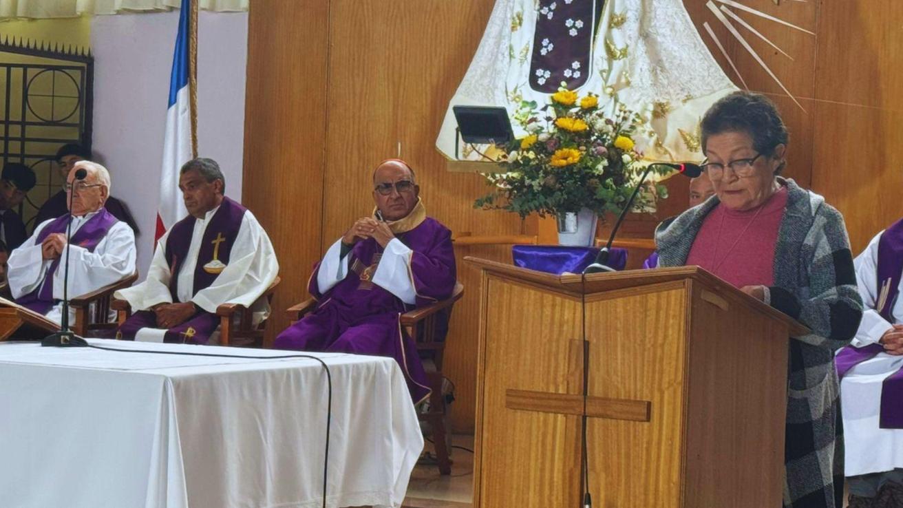 Un aniversario diferente: Penco realiza misa conmemorativa por los 19 fallecidos de los incendios forestales