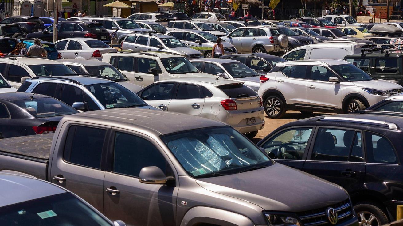 Sernac inicia fiscalización nacional a estacionamientos para verificar cobros y medidas de seguridad