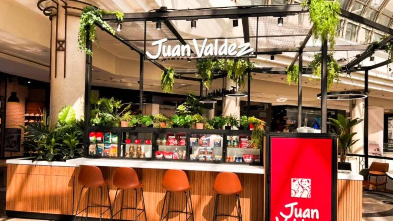Copec concreta compra de Juan Valdez en Chile: Buscan duplicar sus tiendas a cerca de 60 locales