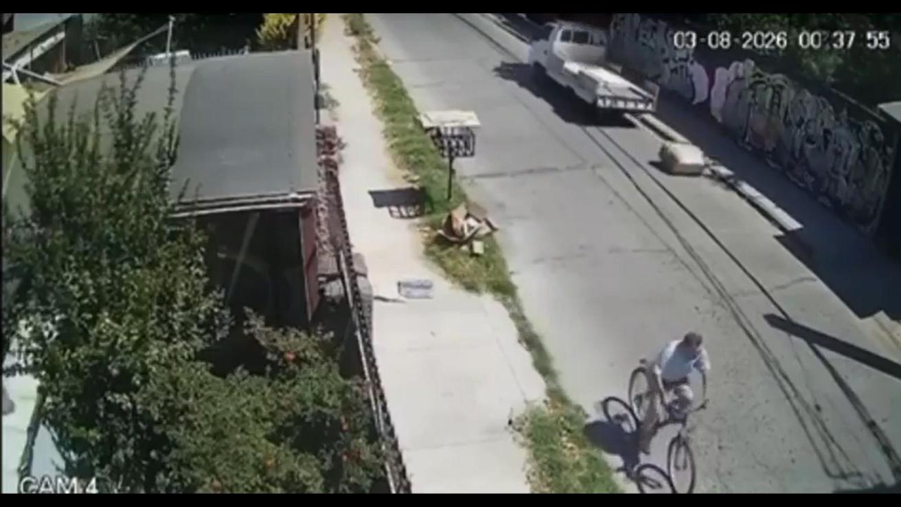 Revelan video del momento en que dejan cadáver en una caja frente a casa de la alcaldesa de Quinta Normal