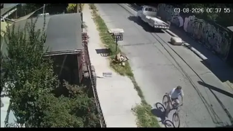 Revelan video del momento en que dejan cadáver en una caja frente a casa de la alcaldesa de Quinta Normal