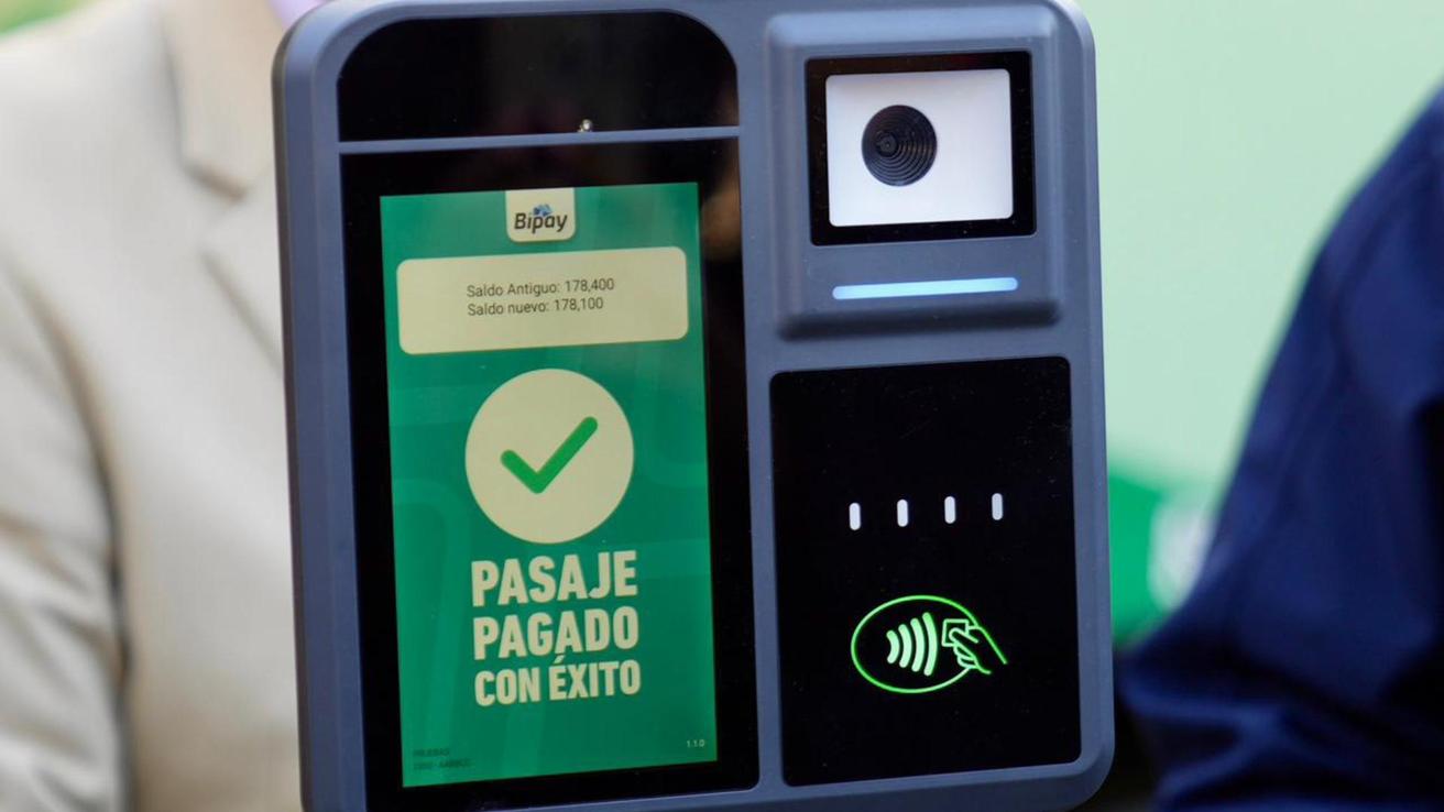 Pago electrónico no solo llegará al Gran Concepción: anuncian nuevo sistema de pago en el transporte público de 3 zonas del país