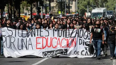 Confederación de Estudiantes de Chile llama a marcha por recorte en educación y límite a la gratuidad