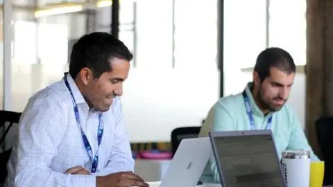 El Juego de las Finanzas entrega gestión financiera a startups para reforzar su experiencia práctica
