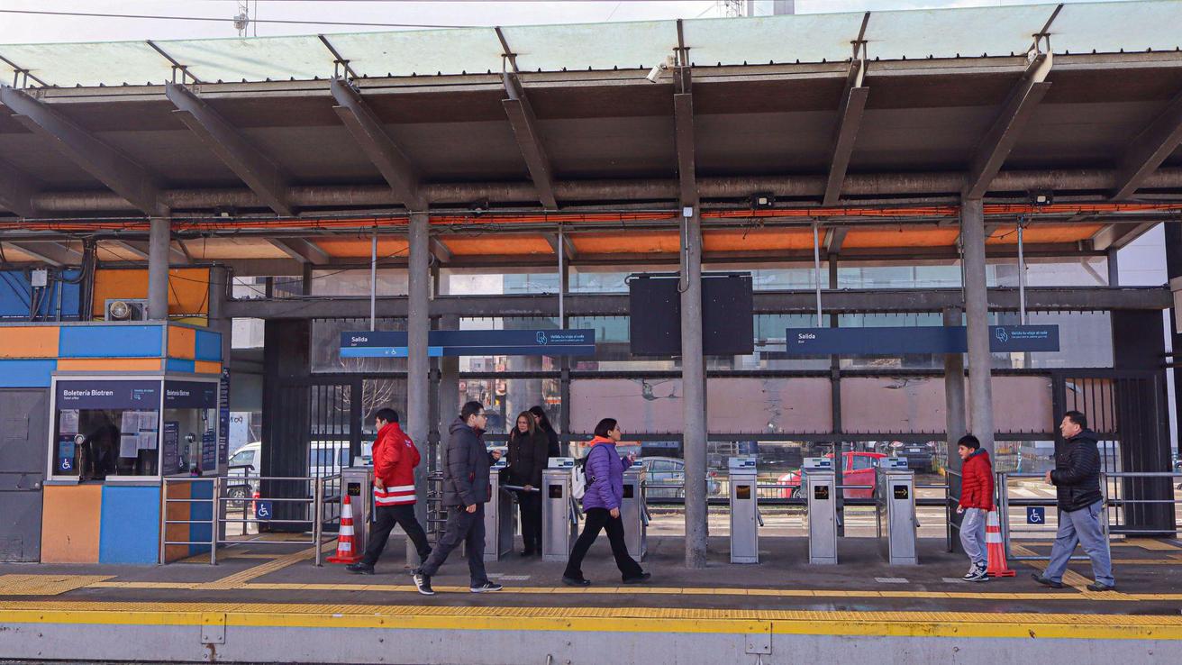 Buscan habilitar el cruce por la estación del Biotren para llegar al Festival REC en Concepción