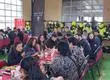 Cadena de comida llega con 450 almuerzos para Bomberos y vecinos de la zona afectada en Penco